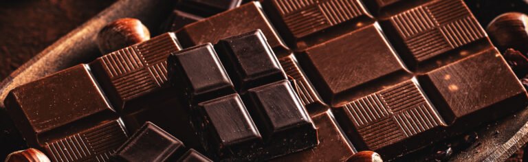 Dark chocolate buttons and bars